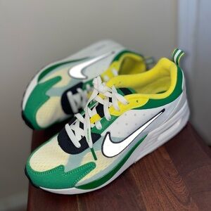 NIKE AIR MAX SOLO SIZE 8 MEN’S ( 9.5 WOMEN) OREGON DUCKS FZ4837-001